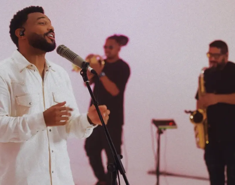 Eli Soares: relembre a trajetória do cantor no Grammy Latino