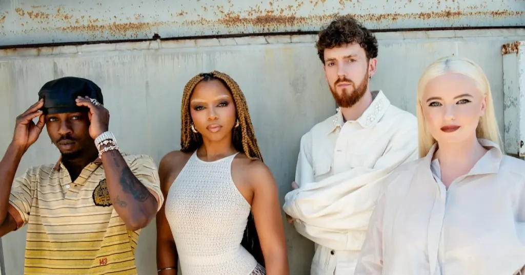 Clean Bandit com Chlöe Bailey e Omah Lay