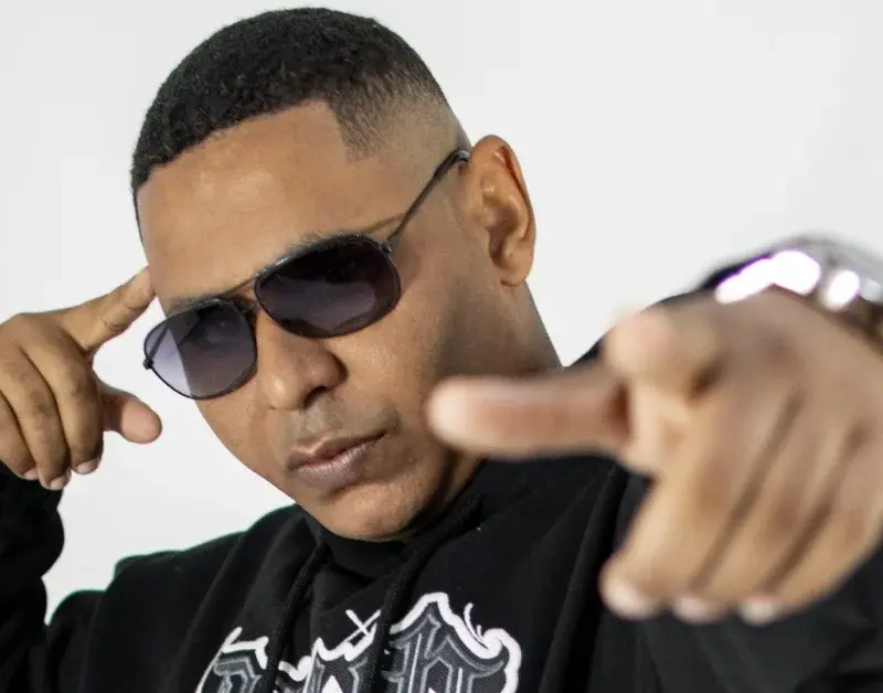 Adriel Bicho Solto funde drill e Olodum em ‘O Peão Virou Rei’