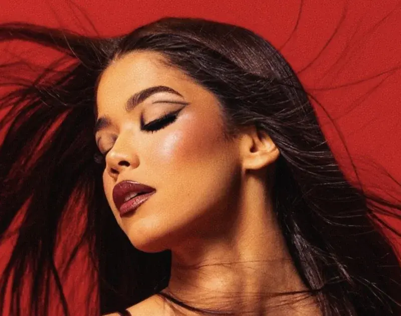 Tília apresenta seu lado mais sensual em ‘SEDENTA’