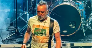 Peter Hook (Jason Mooney)