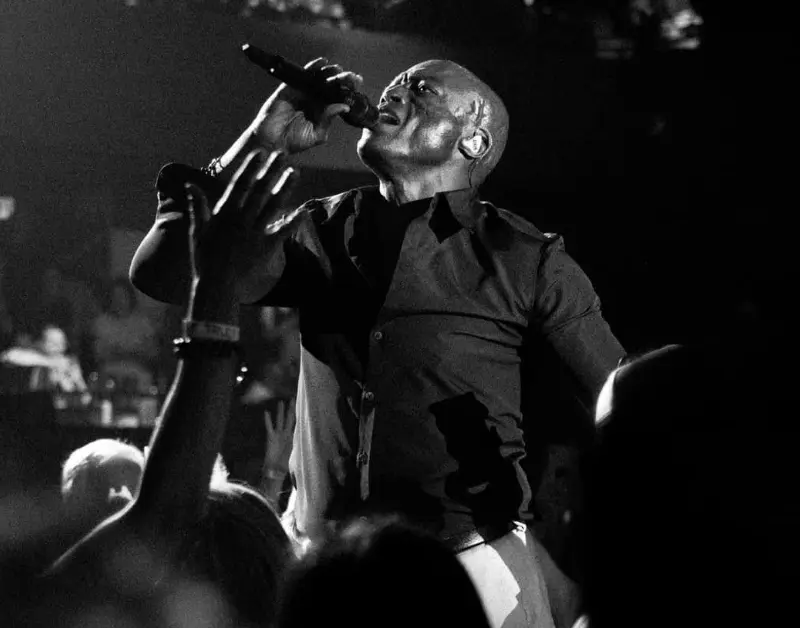 Seal amplia turnê no Brasil e anuncia shows em Curitiba e Porto Alegre