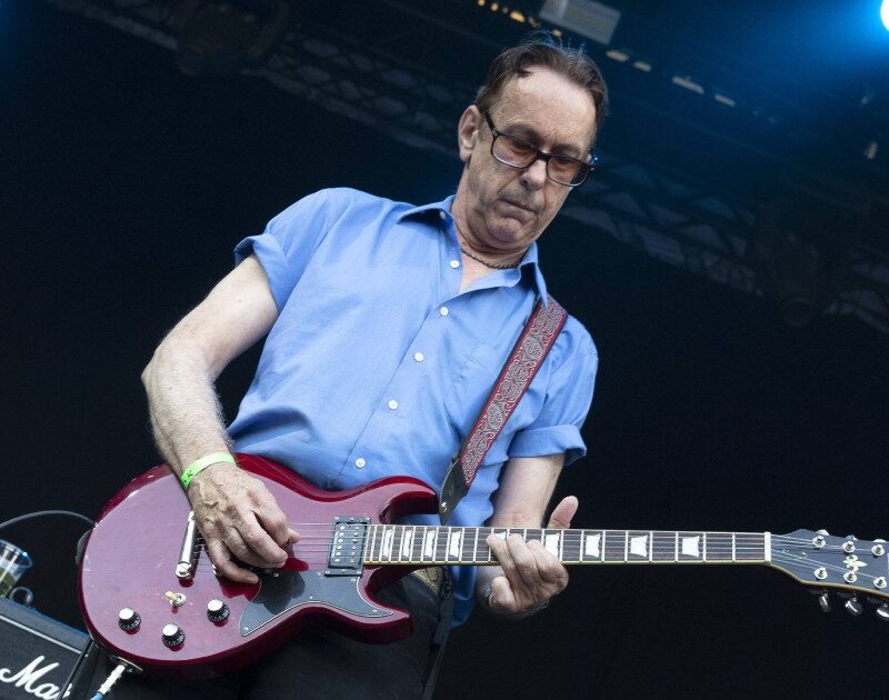 Guitarrista fundador do Dead Kennedys é diagnosticado com Parkinson