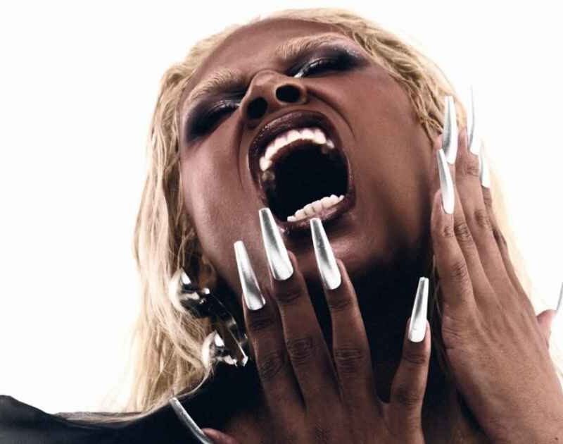 Siamese anuncia segundo álbum ‘ME SIA’ e nova persona