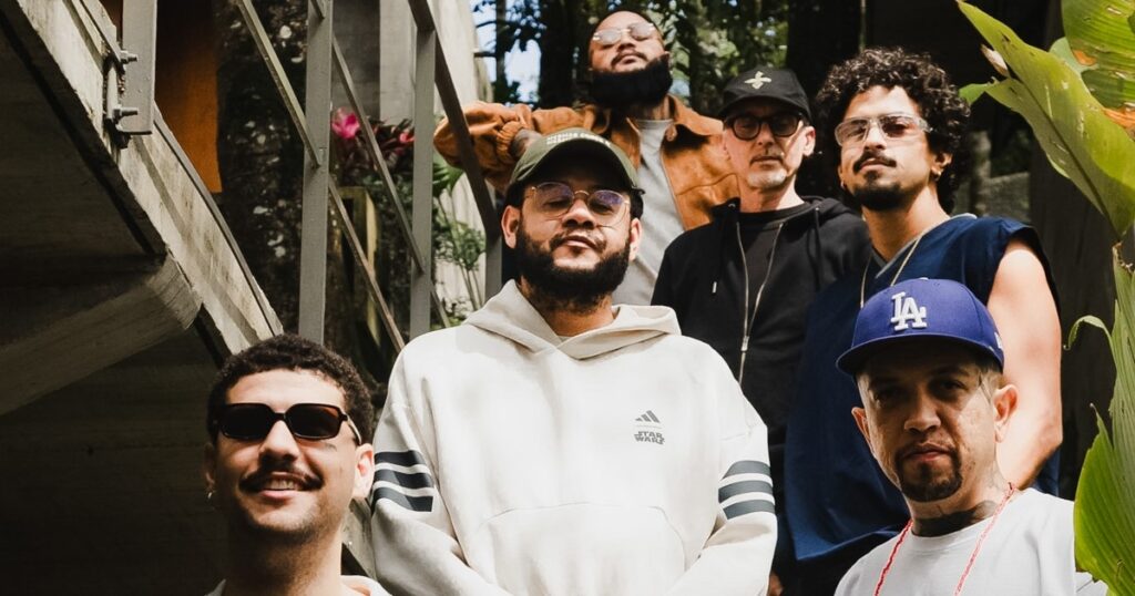 Emicida com o grupo Puro Suco, Damien Seth e LR Beats