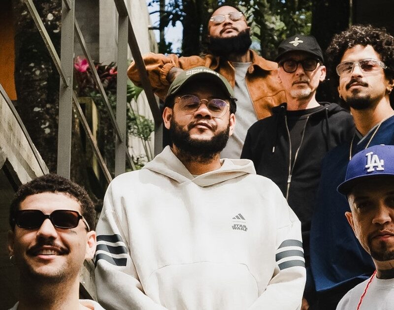 Emicida volta com single duplo que celebra o rap mais genuinamente brasileiro