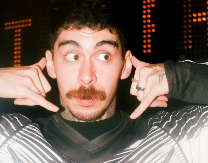 Mochakk (Gui Echeverria)