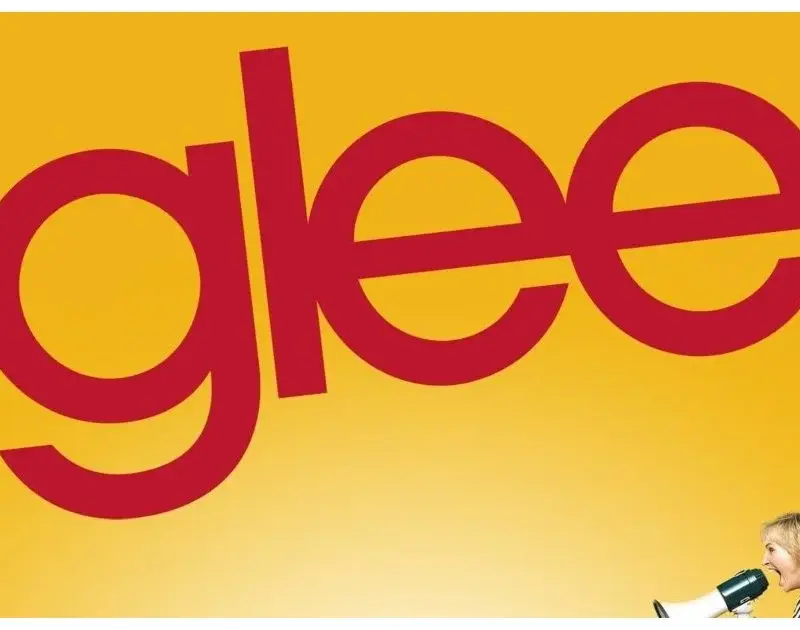 Co-criador do ‘Glee’ diz que concluiu o roteiro de reboot do original