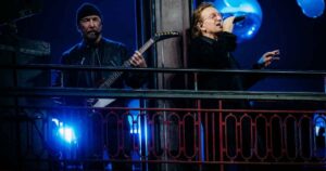 U2 no balcão do Bewley's (Rich Fury)