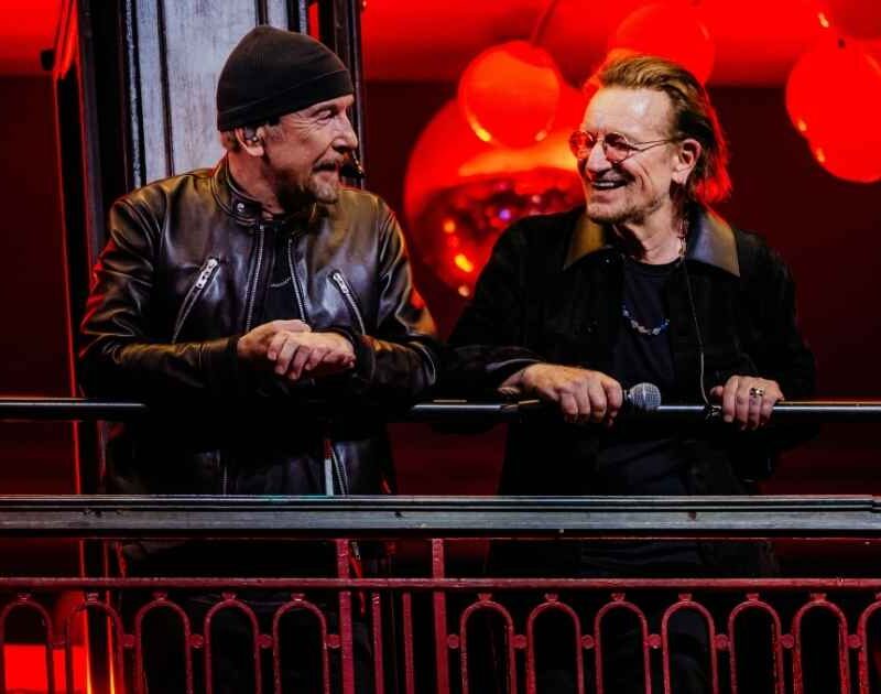 U2 no balcão do Bewley's (Rich Fury)