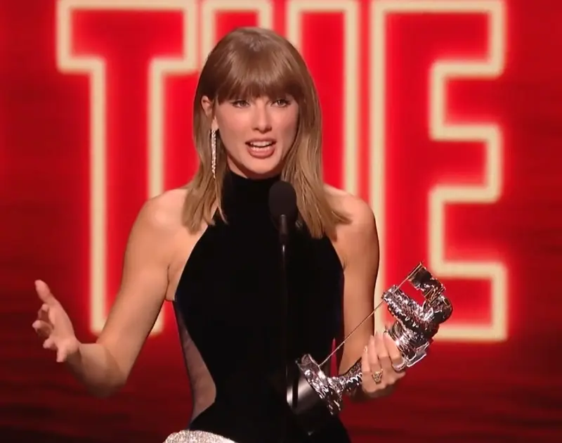 Taylor Swift homenageia Dolly Parton no VMA: saiba como foi