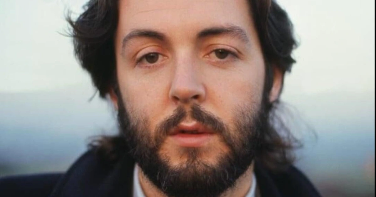 Paul McCartney em cena do documentário 'Man On The Run' (Divulgação)