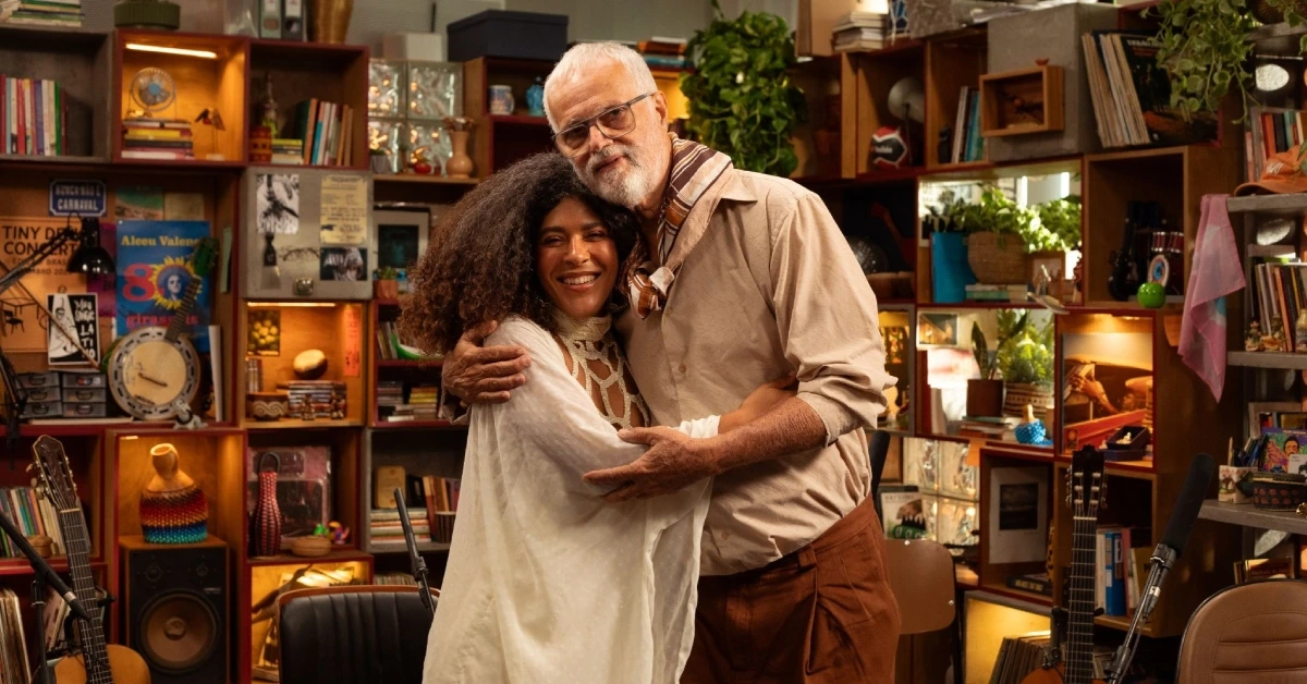 Josyara e Roberto Mendes no Tiny Desk Brasil (Ariela Bueno)