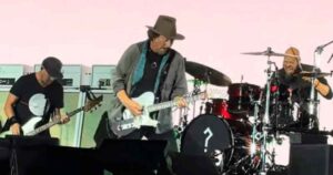 Pearl Jam toca com Abe Laboriel Jr. no Ohana Festival (Reprodução Youtube)