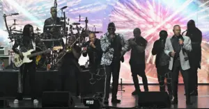 Sucesso de September, de Earth, Wind & Fire, retorna ao Hot 100 (Grosby Group)