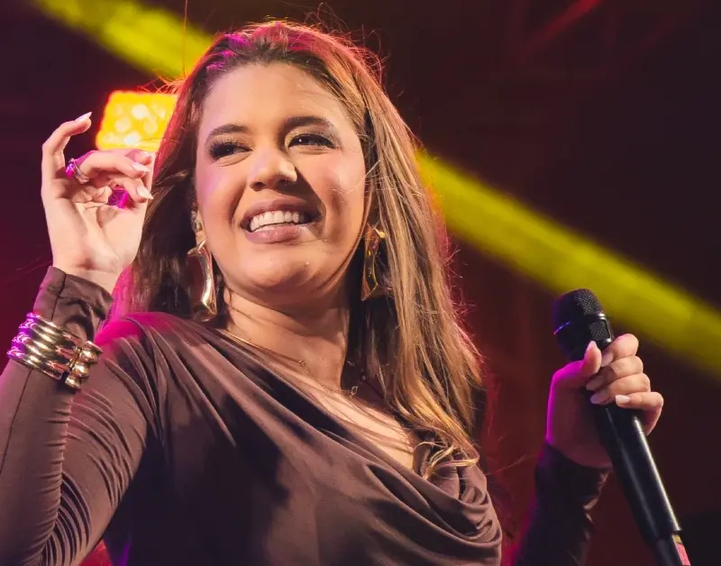 Quem é Yasmin Sensação, a voz de ‘Dependente’, que virou hit no arrocha