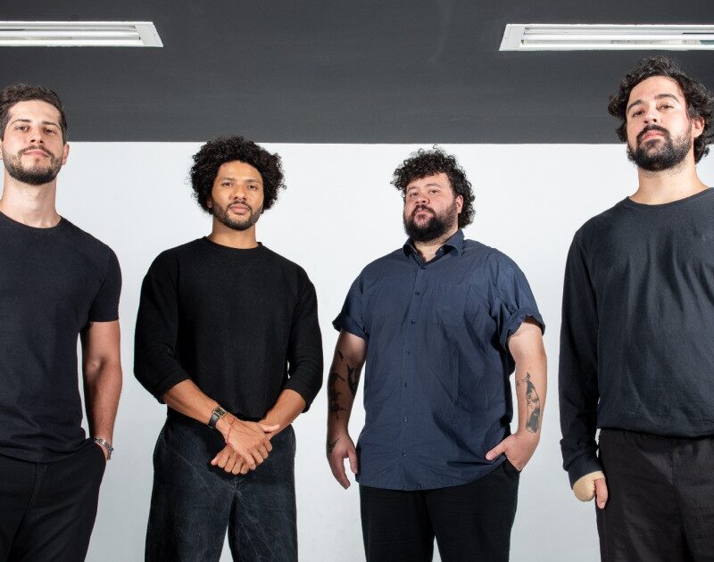 Zimbra ressignifica acidente de guitarrista em novo single, ‘Guardei Você Aqui’