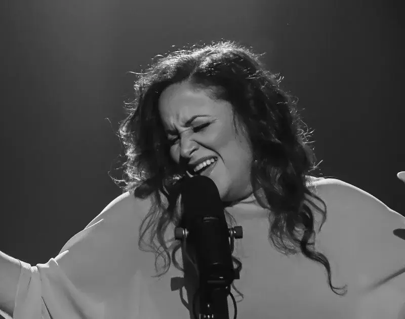 Ziza Fernandes celebra indicação ao Grammy Latino por ‘Primeiro’