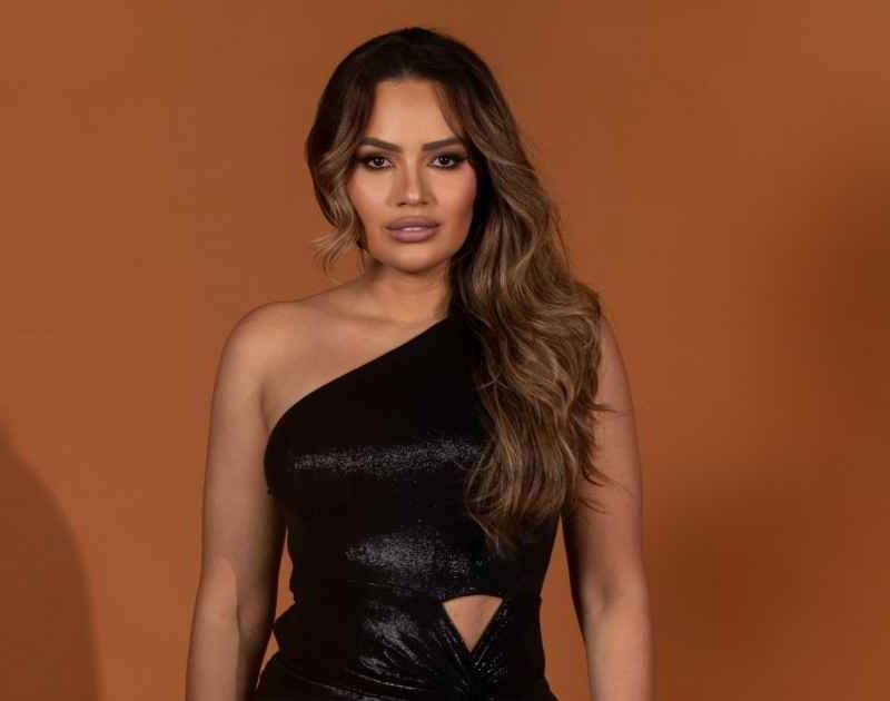 Natália Sarraff lança single ‘Flecha Certeira’; ouça aqui