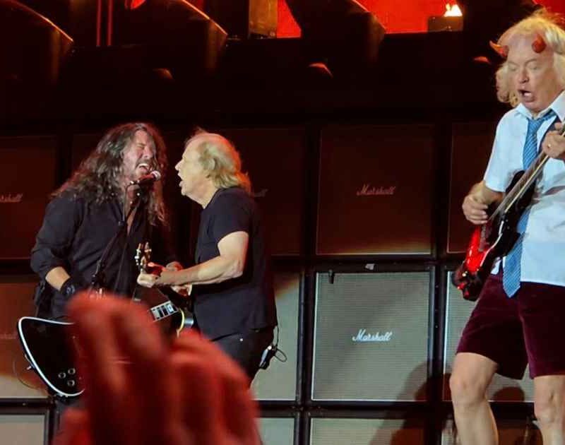 Dave Grohl toca ‘Highway to Hell’ com AC/DC no palco; veja vídeo
