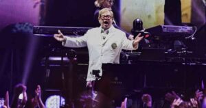 Elton John se apresenta no Estádio Banorte na Cidade do México (Billboard/Medios y Media / Getty Images)
