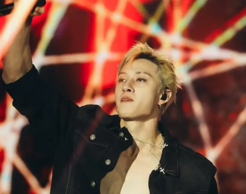 Bang Chan, do Stray Kids, dança funk brasileiro e arrisca passinho do Jamal